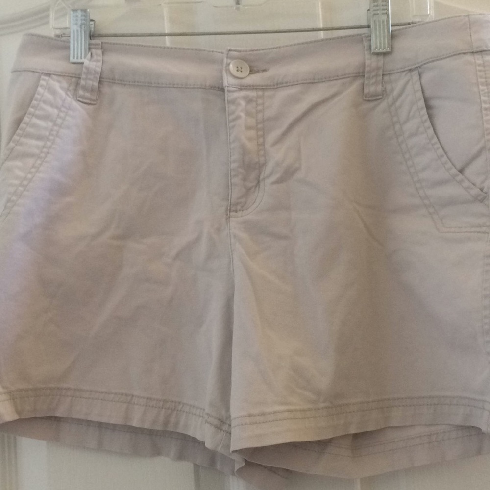 FINAL MARKDOWN Ladies st.johns bay shorts 12